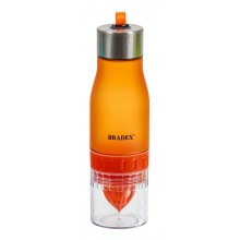 Бутылка для воды Bradex с соковыжималкой 0,6 л оранжевая SF 0519
